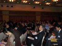 会場は200名を超える参加者で熱気ムンムン